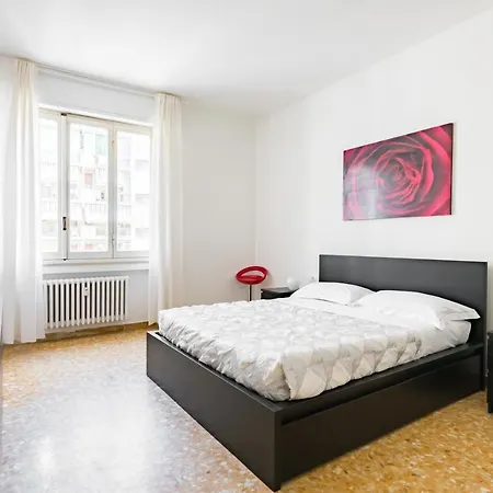 San Jacopino Roomy Flat With Balconies شقة