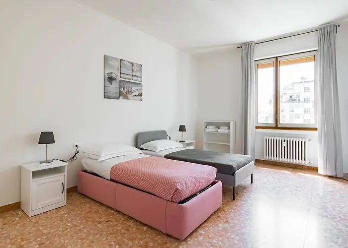 San Jacopino Roomy Flat With Balconies